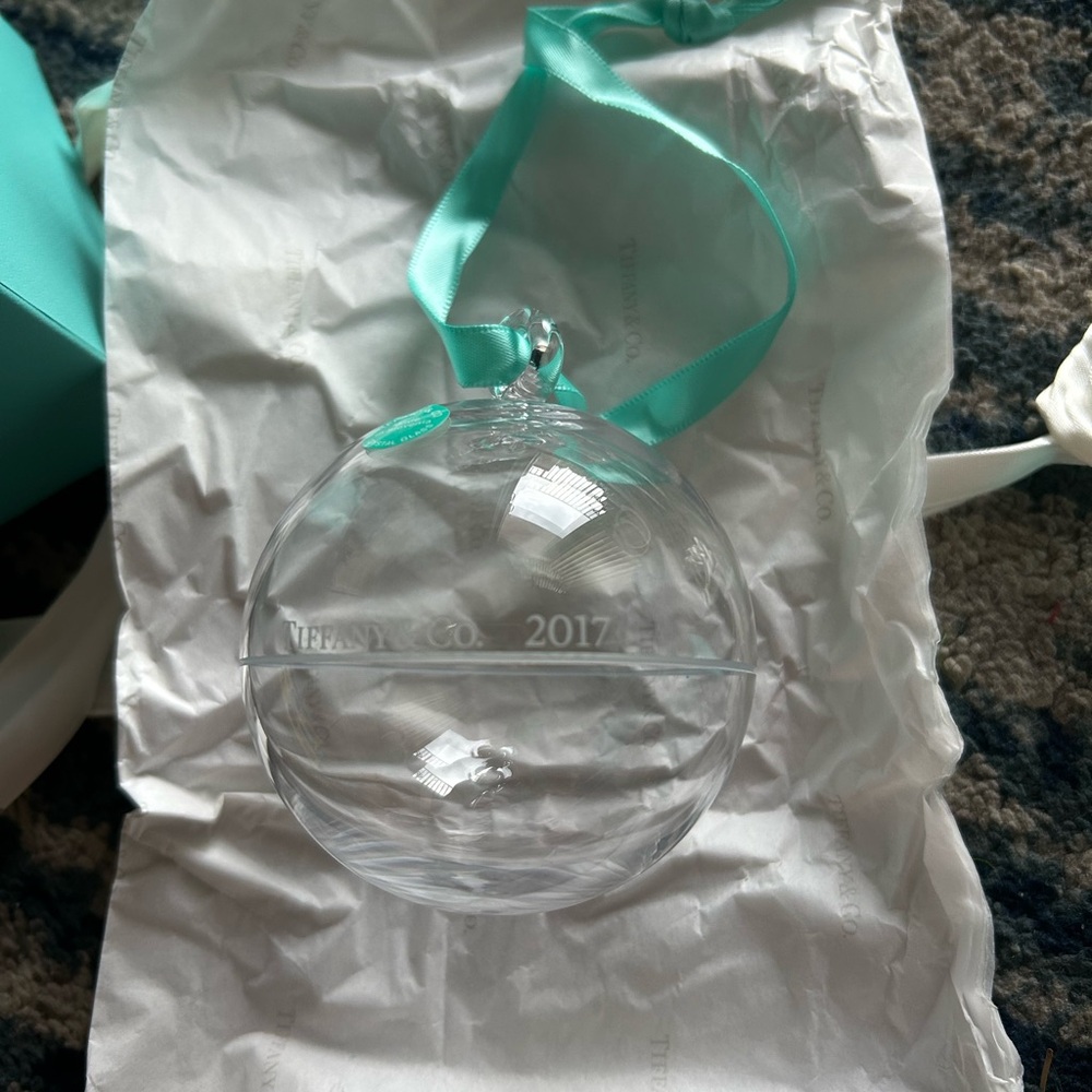 Tiffany & Co. Crystal Holiday Ornament 2017 in Turquoise Box with Tissue